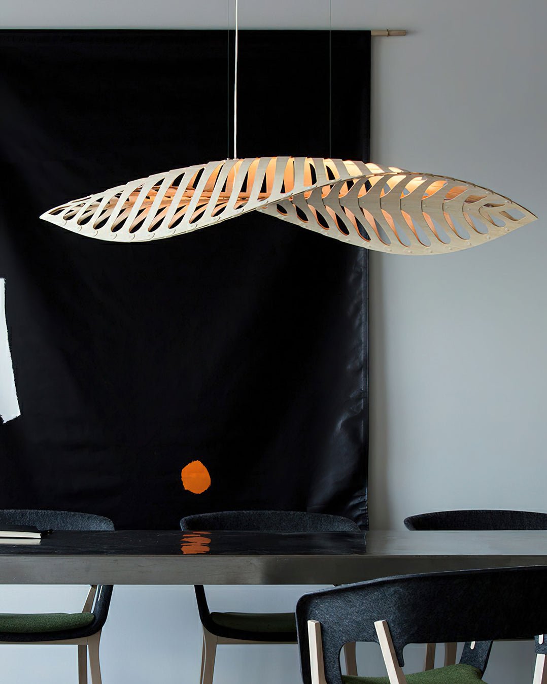Veliren Pendelleuchte aus Holz mit Blatt-Design
