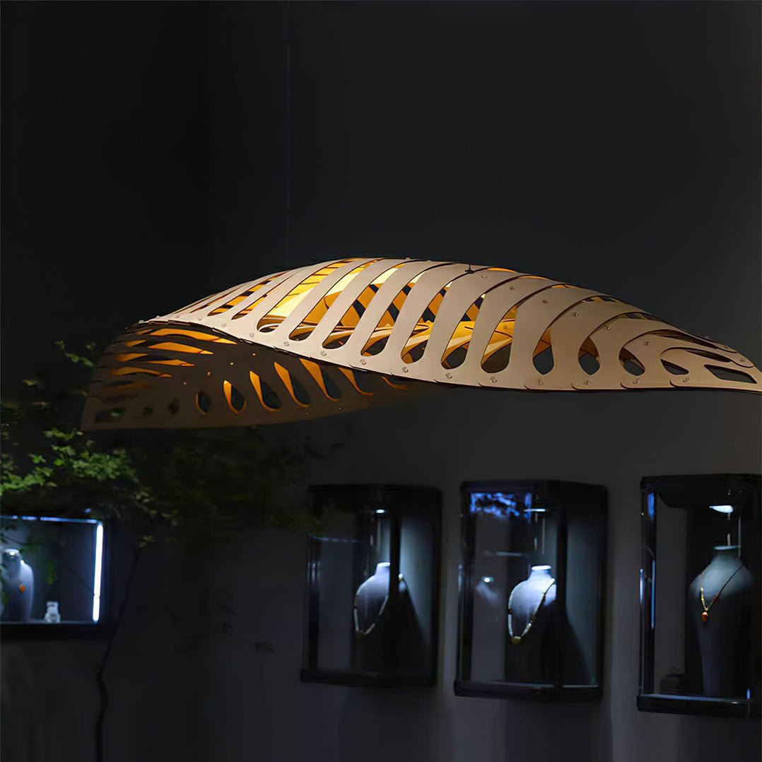 Veliren Pendelleuchte aus Holz mit Blatt-Design