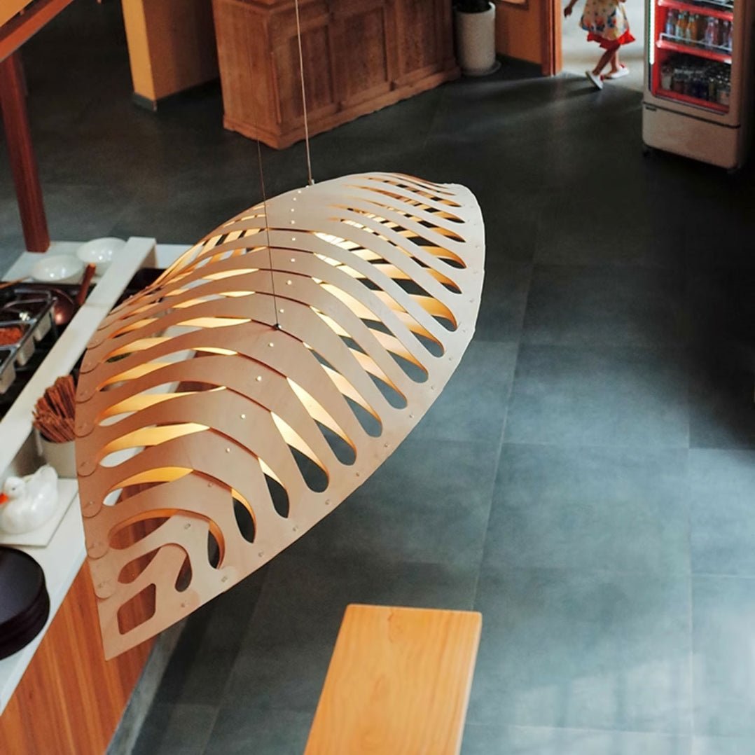 Veliren Pendelleuchte aus Holz mit Blatt-Design