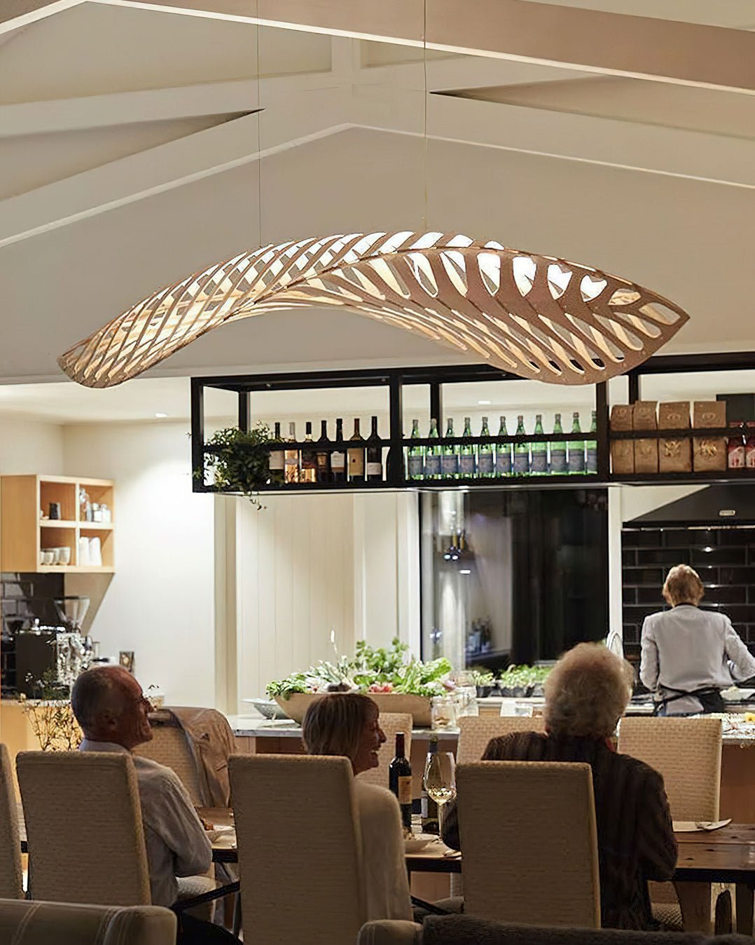 Veliren Pendelleuchte aus Holz mit Blatt-Design