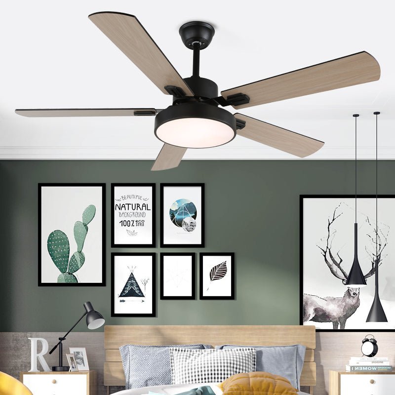 Aerilux Deckenventilator mit Beleuchtung aus Holz im modernen Stil