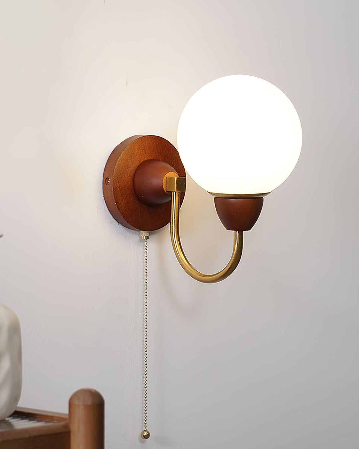 Rinielia Wandleuchte aus Holz Modell A