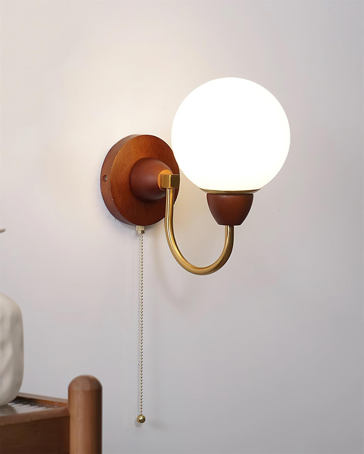 Rinielia Wandleuchte aus Holz Modell A