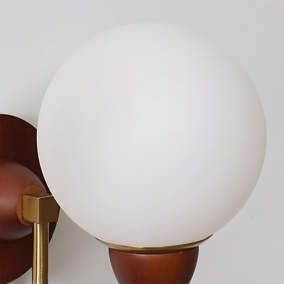 Rinielia Wandleuchte aus Holz Modell A