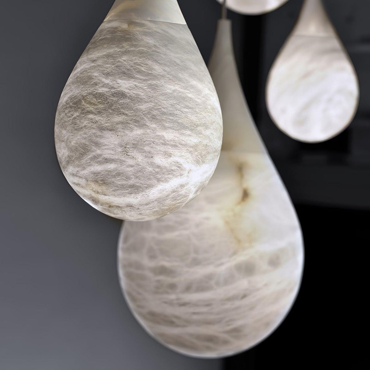 Sorvx Marmor Pendelleuchte in Tropfenform