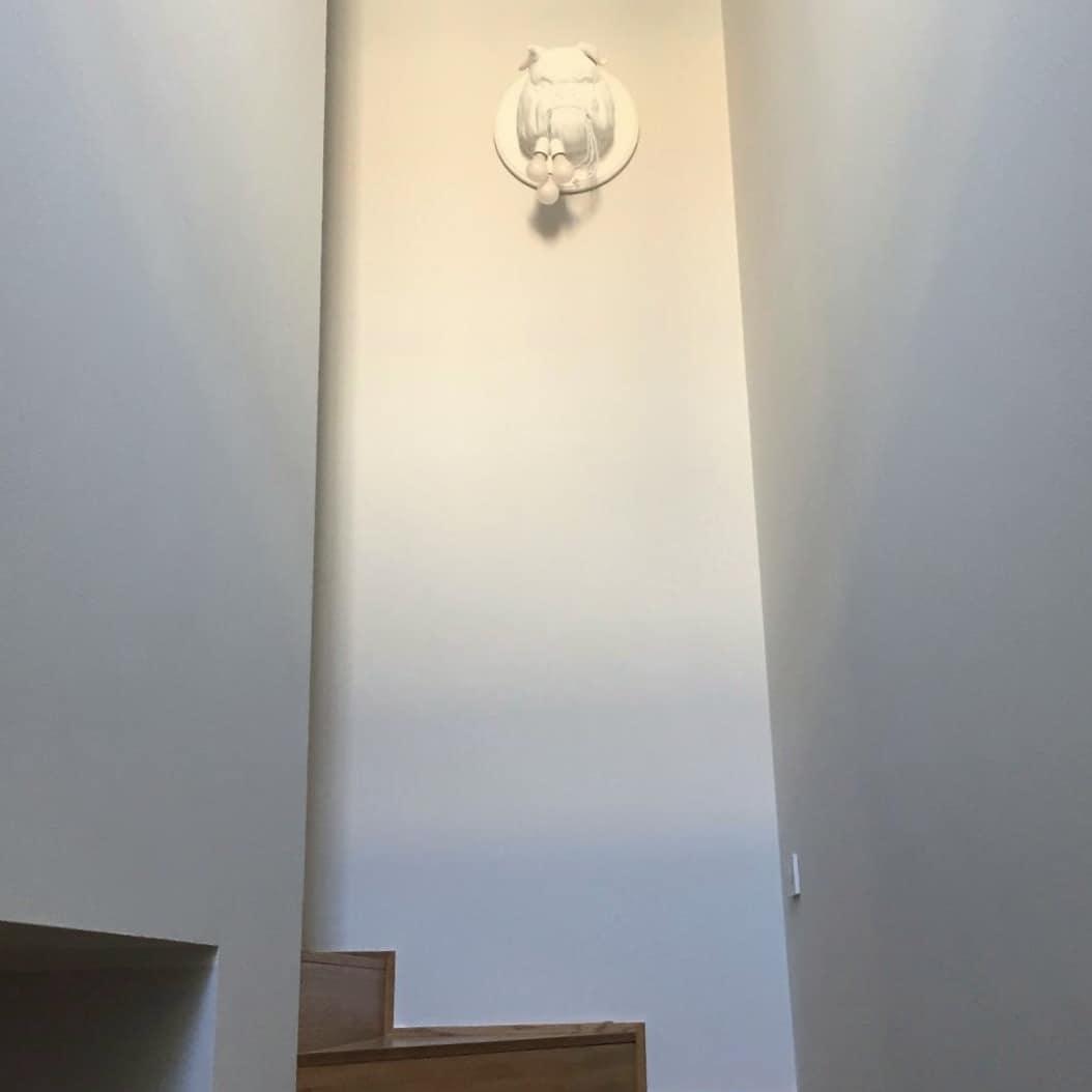 Umeri Wandleuchte Bulldog-Skulptur whimsisch