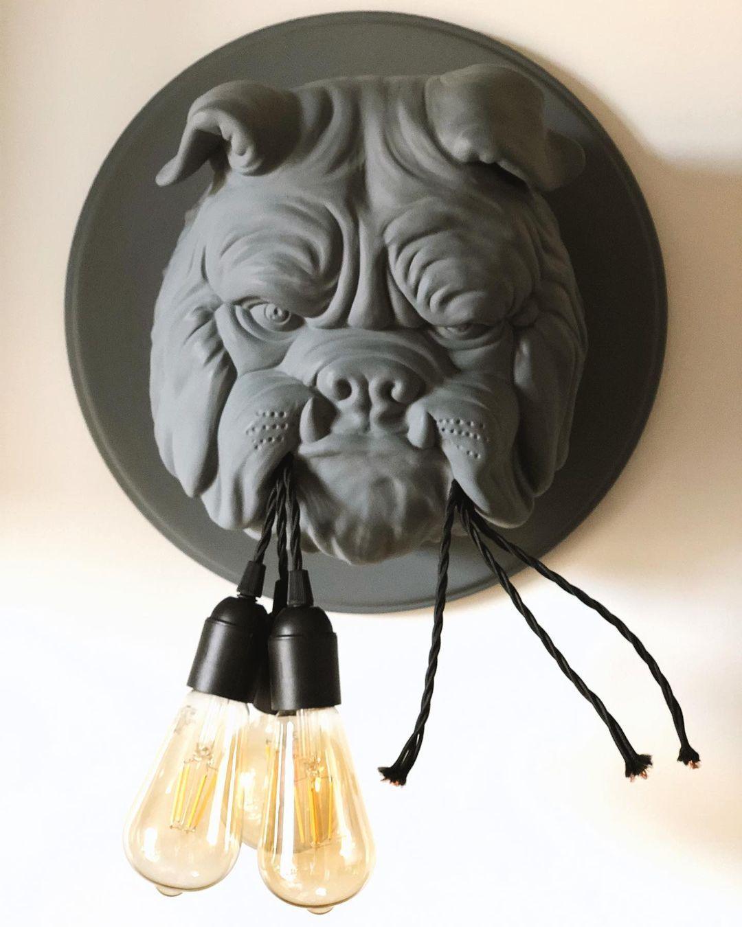 Umeri Wandleuchte Bulldog-Skulptur whimsisch
