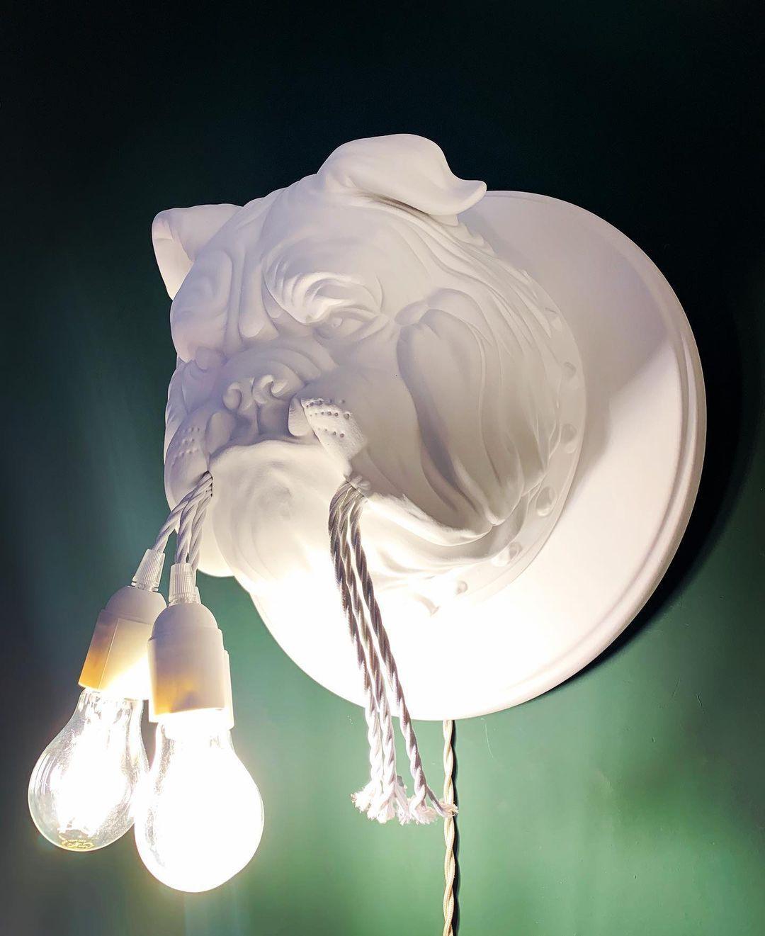 Umeri Wandleuchte Bulldog-Skulptur whimsisch