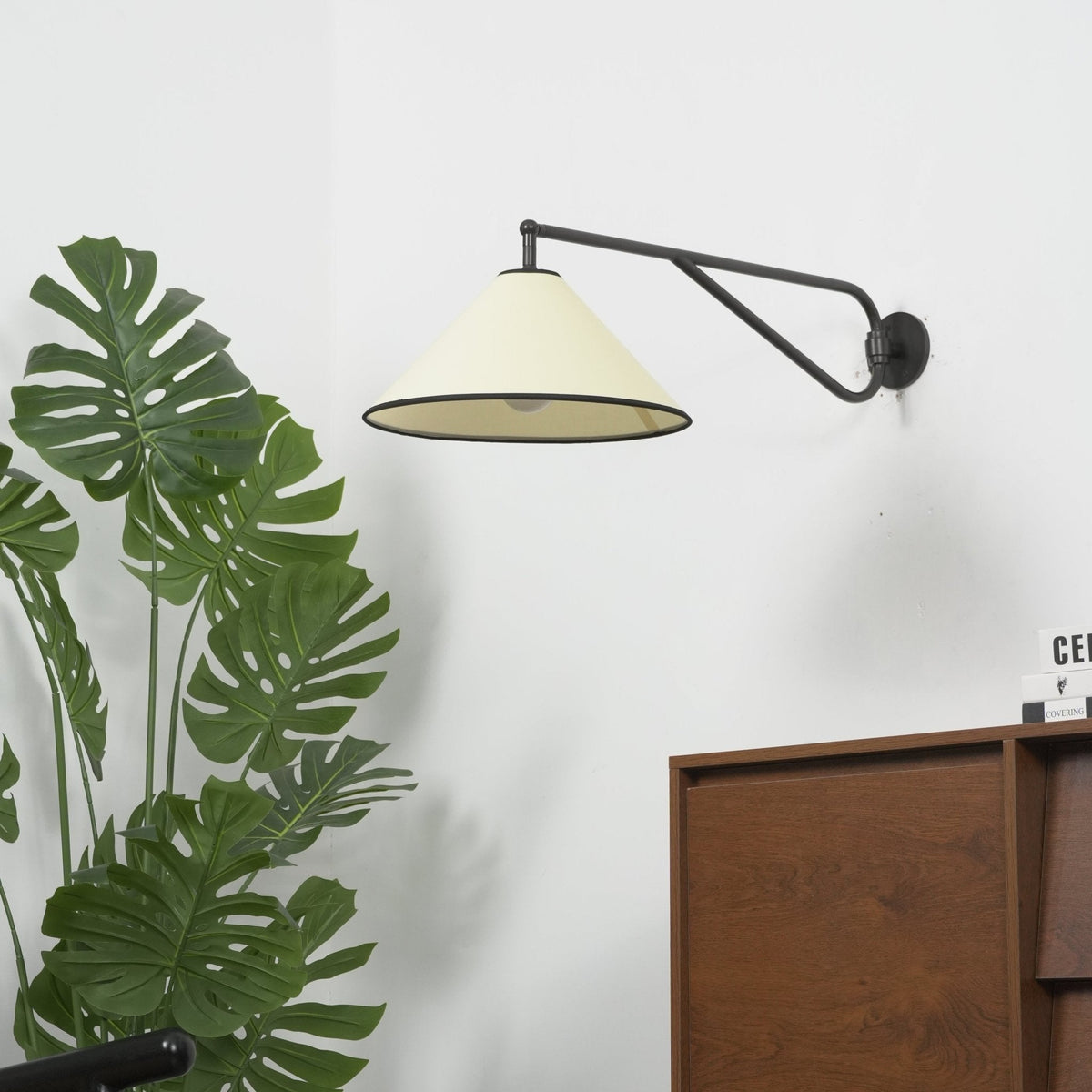 Zane Diaphane Minimalistische Wandleuchte aus Stoff mit Schwenkfunktion