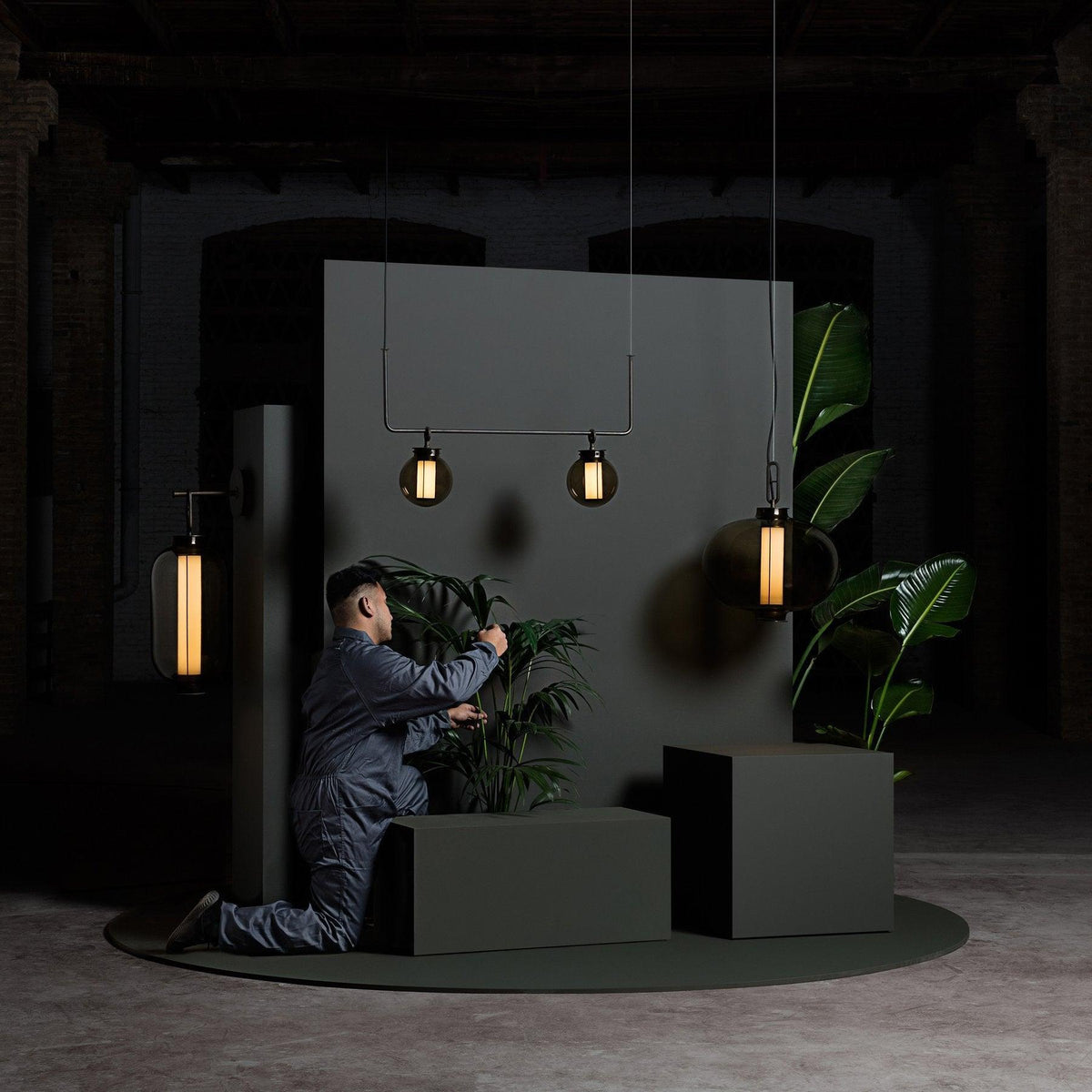 Uphaos zeitgenössische minimalistische Pendelleuchte aus Glas für das Familienleben