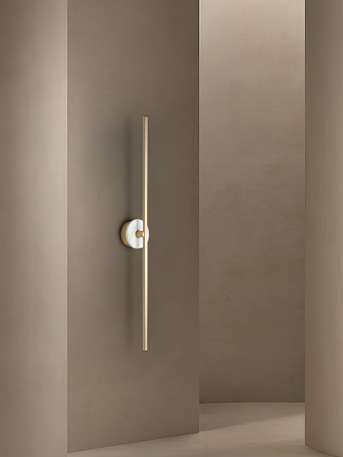 Albivine Linear Alabaster-Wandleuchte