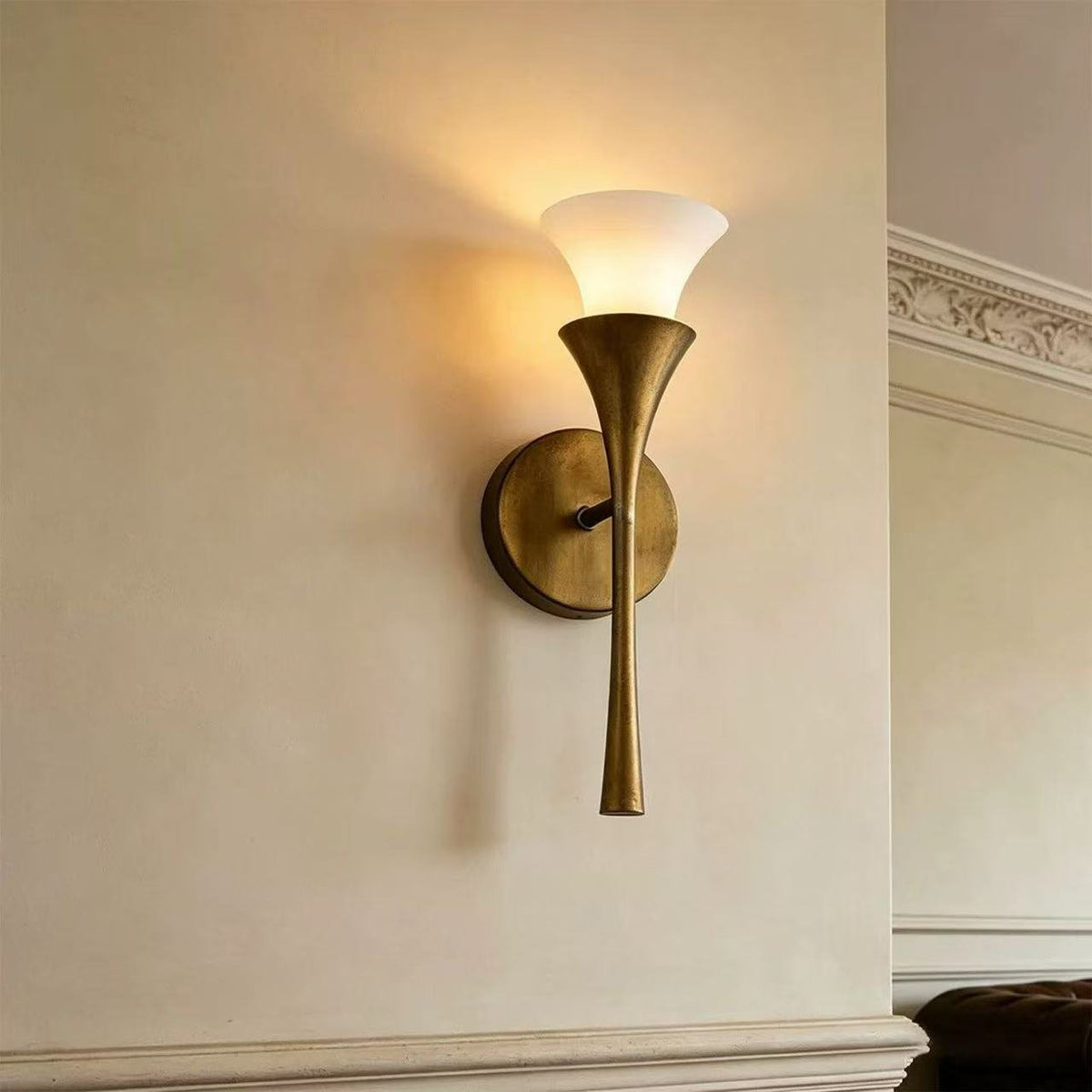 Solalette Messing Doppelkegel-Wandleuchte