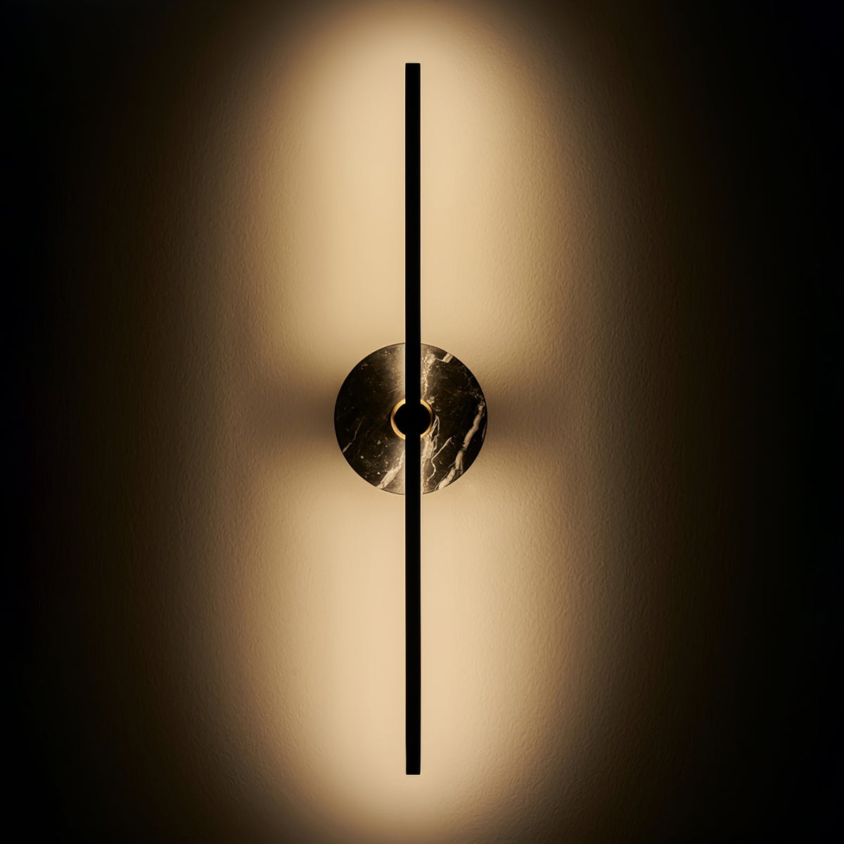Albivine Linear Alabaster-Wandleuchte