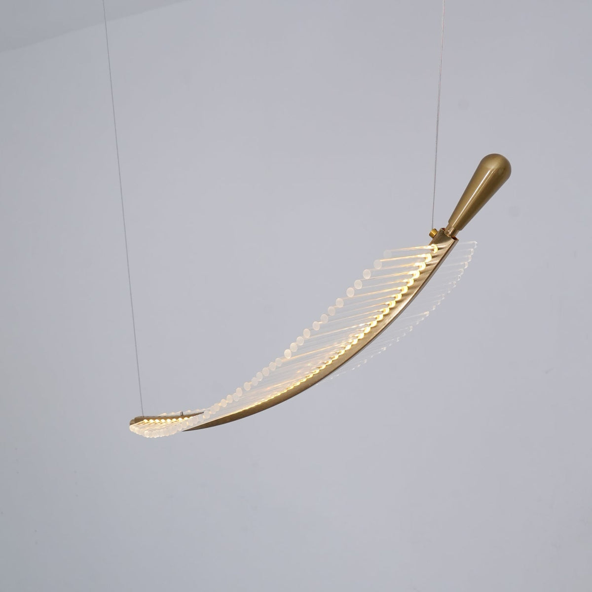 Kuo Kronleuchter aus Acryl in Gold mit zeitgenössischem Design
