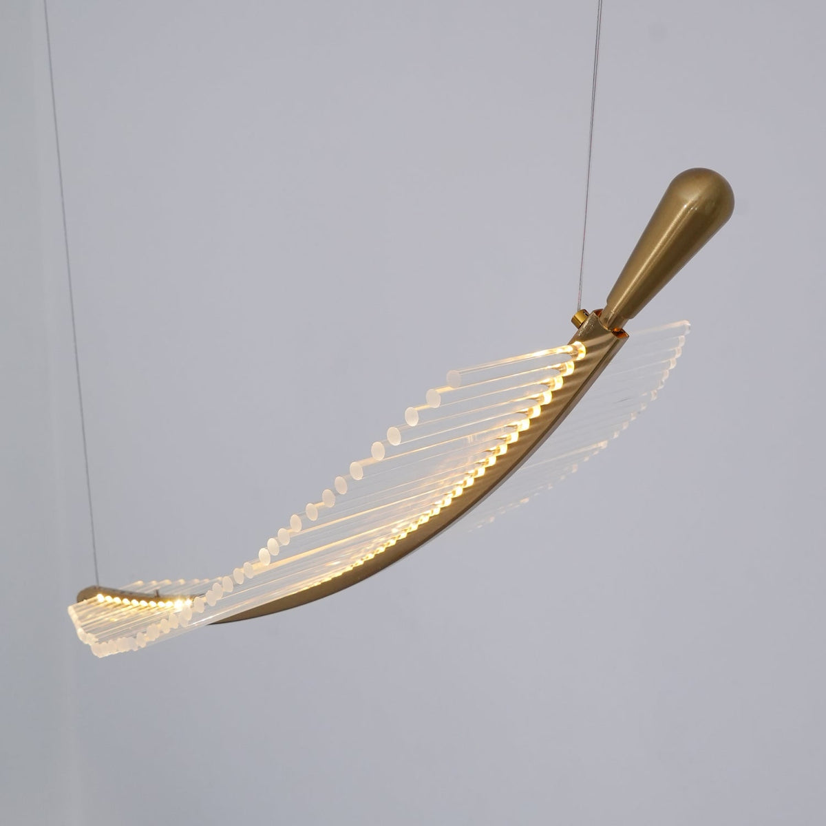 Kuo Kronleuchter aus Acryl in Gold mit zeitgenössischem Design