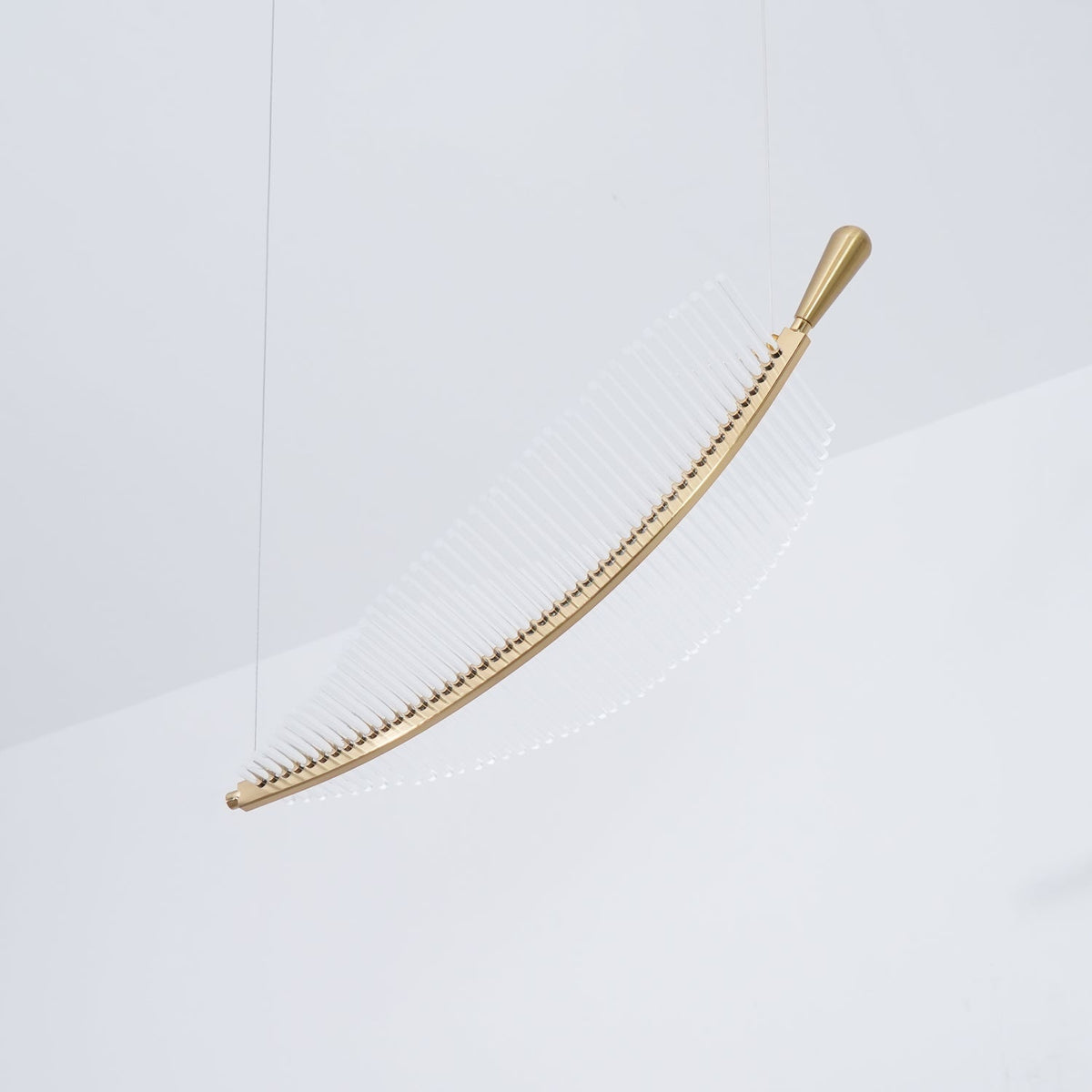 Kuo Kronleuchter aus Acryl in Gold mit zeitgenössischem Design