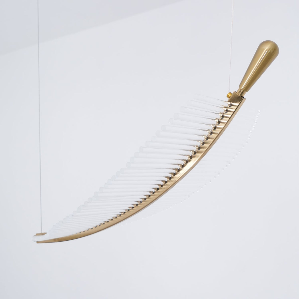 Kuo Kronleuchter aus Acryl in Gold mit zeitgenössischem Design