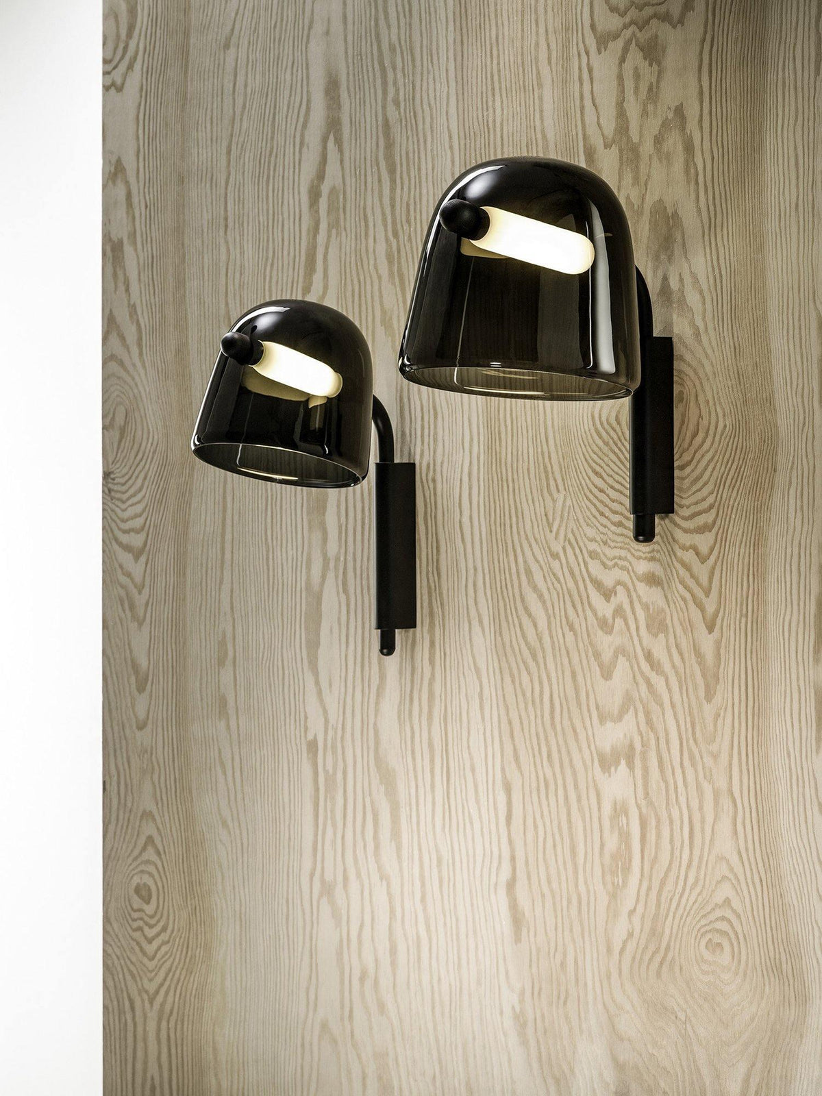 Penumbra Premium zeitgenössische Kunstglas-Wandleuchte