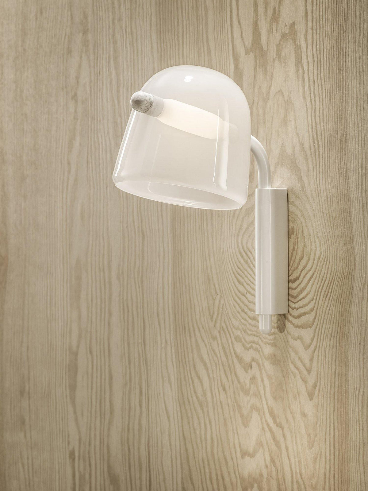 Penumbra Premium zeitgenössische Kunstglas-Wandleuchte