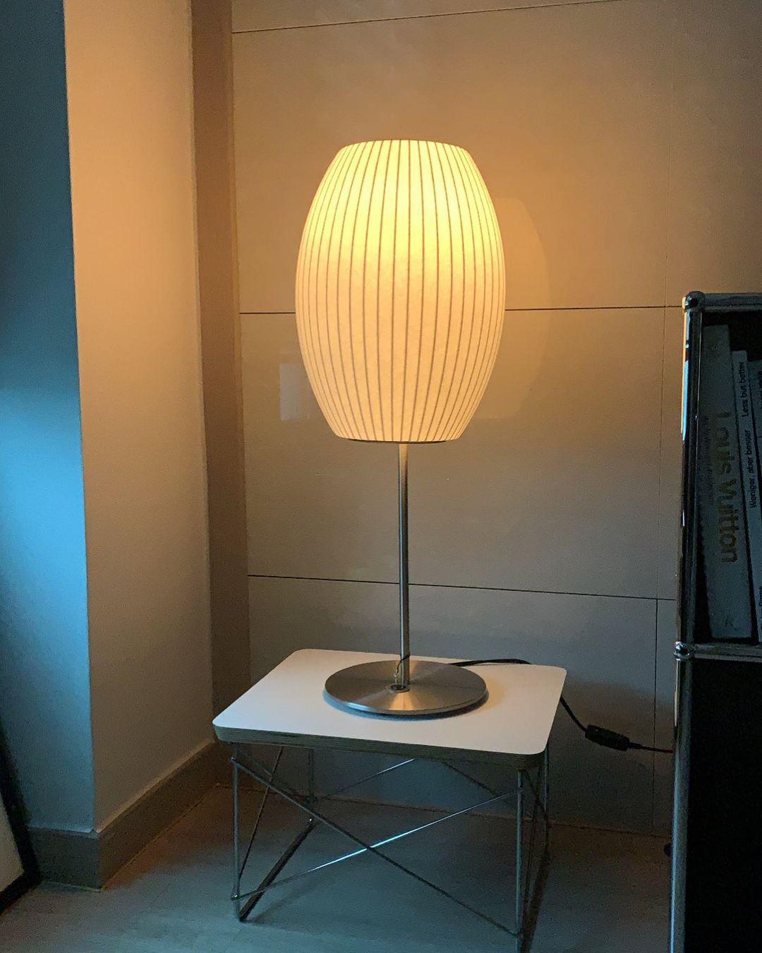 Solisive Stahl Kunst Tischleuchte