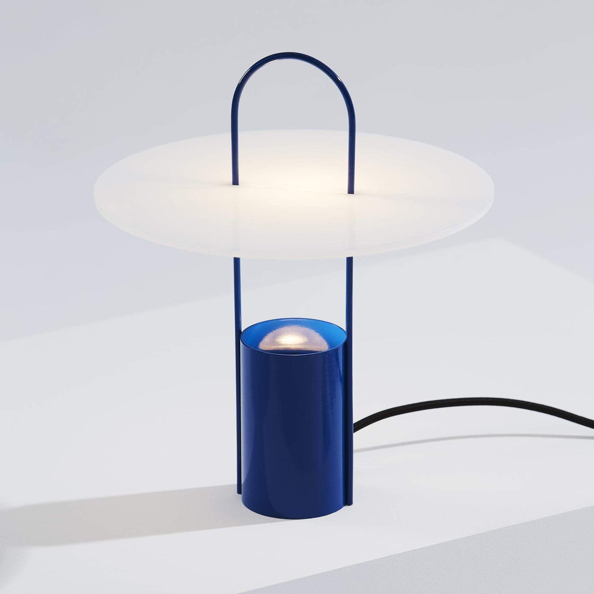Hattie moderne Tischlampe