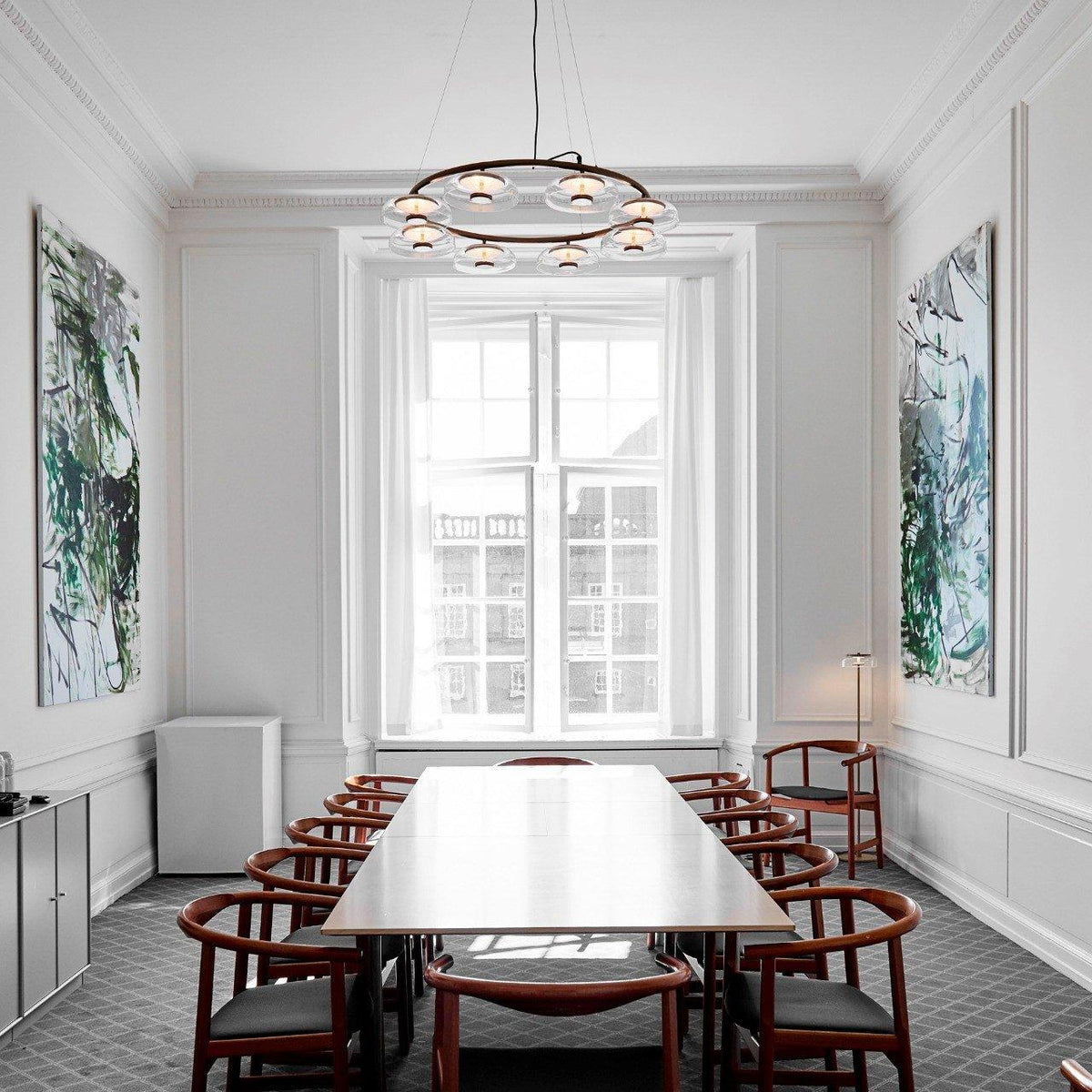 Aethera runder Kronleuchter aus Milchglas