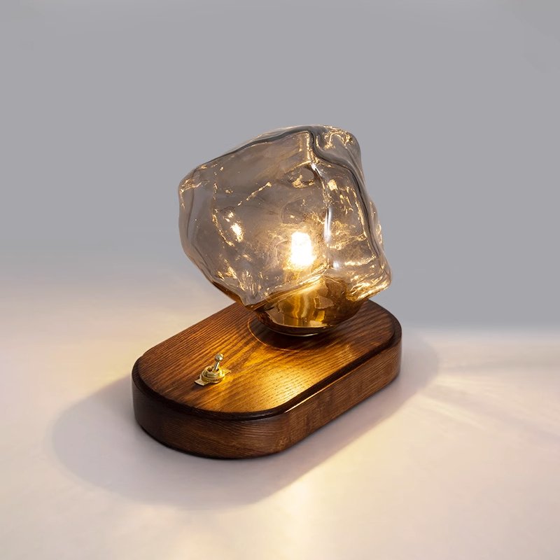 Maris Holzkunst-Tischleuchte