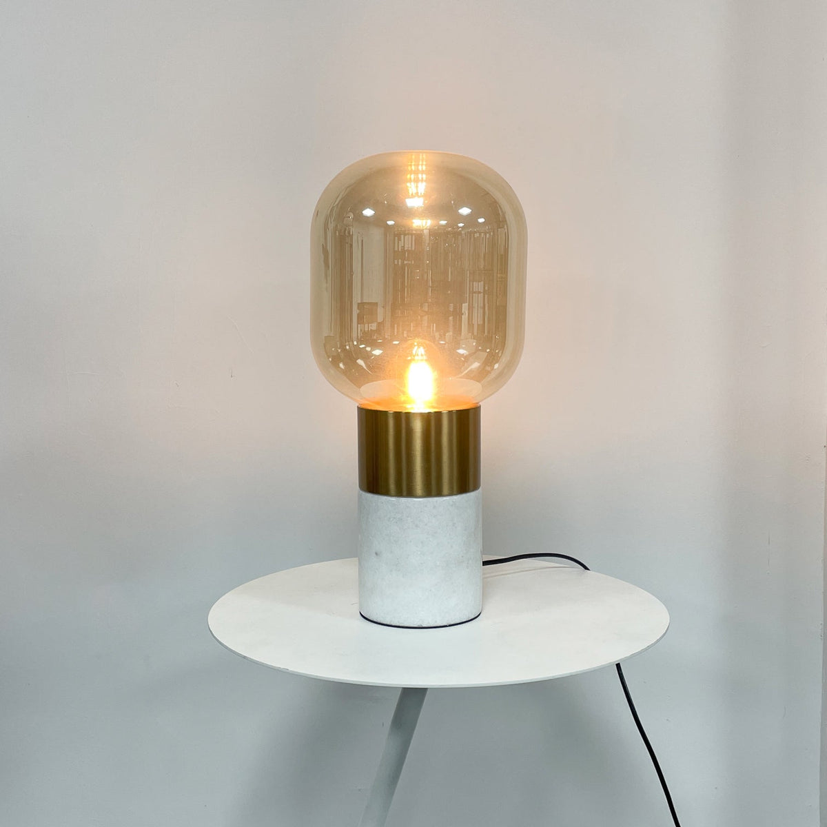 Aurdoren Minimalistische Tischleuchte aus Marmor mit Glas